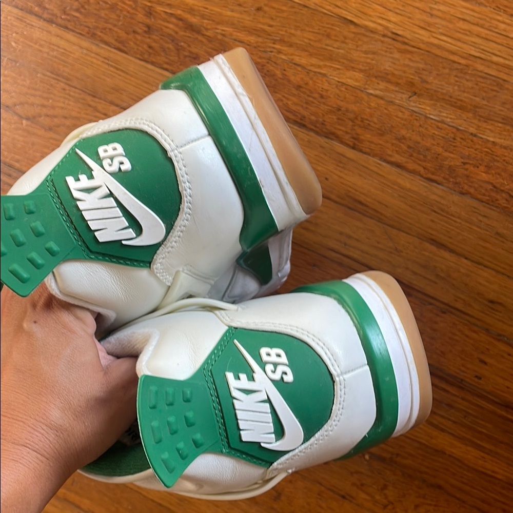Pine Green 4s View 5